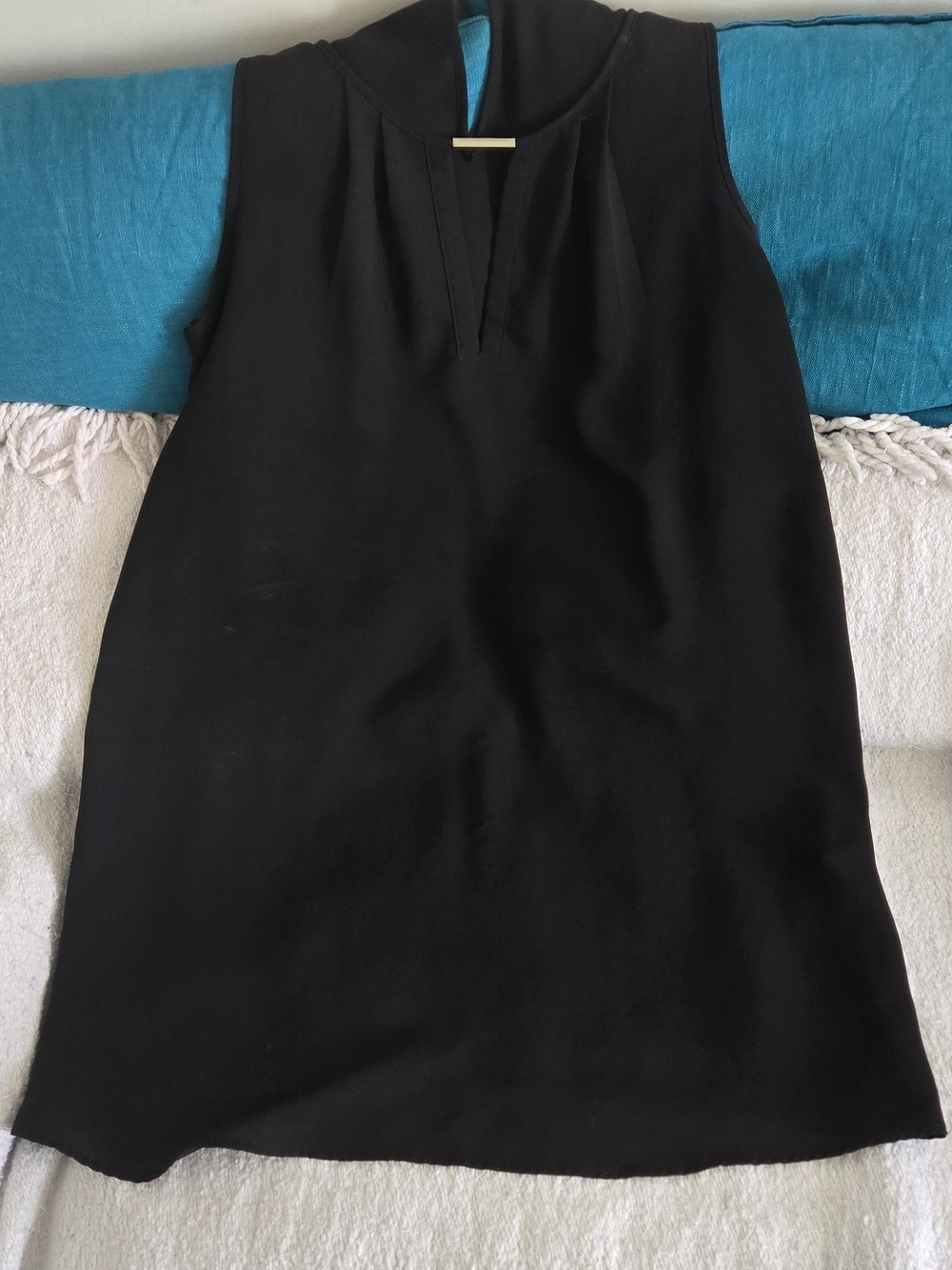 Forever 21 Black Sleeveless Shift Dress Gold Bar Detail Size M